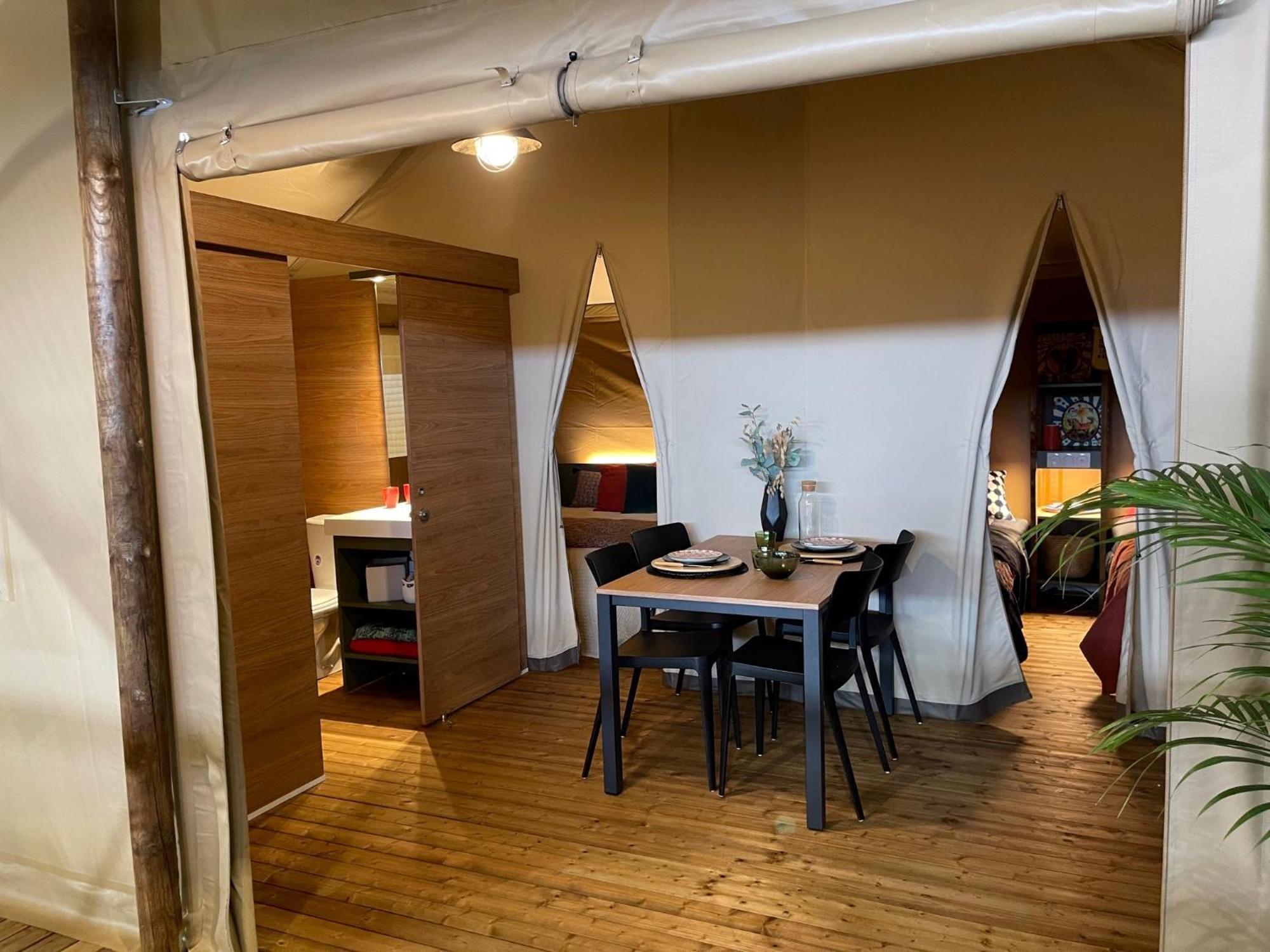 La Clairiere - Ecolieu De Vacances Lamothe-Fenelon Phòng bức ảnh
